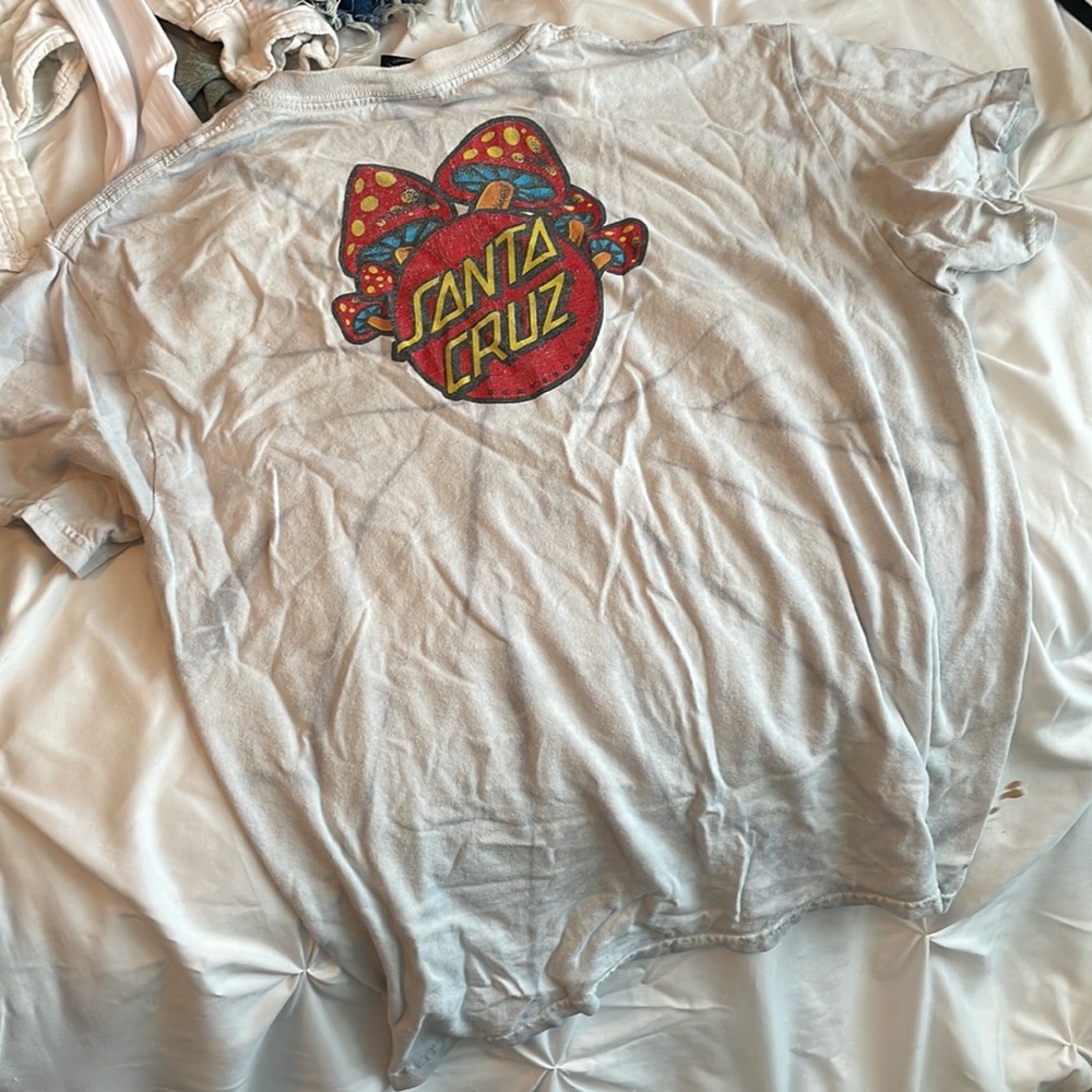 tshirt - Picture 2 of 2